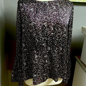 Crew neck long sleeves blouse